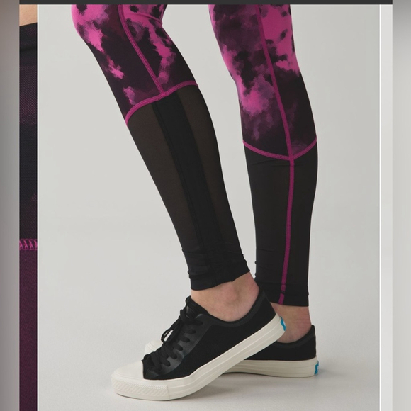 🖤 Lululemon Sweaty Endeavor Tight
Blooming Pixie Raspberry Black / Black - Picture 7 of 15